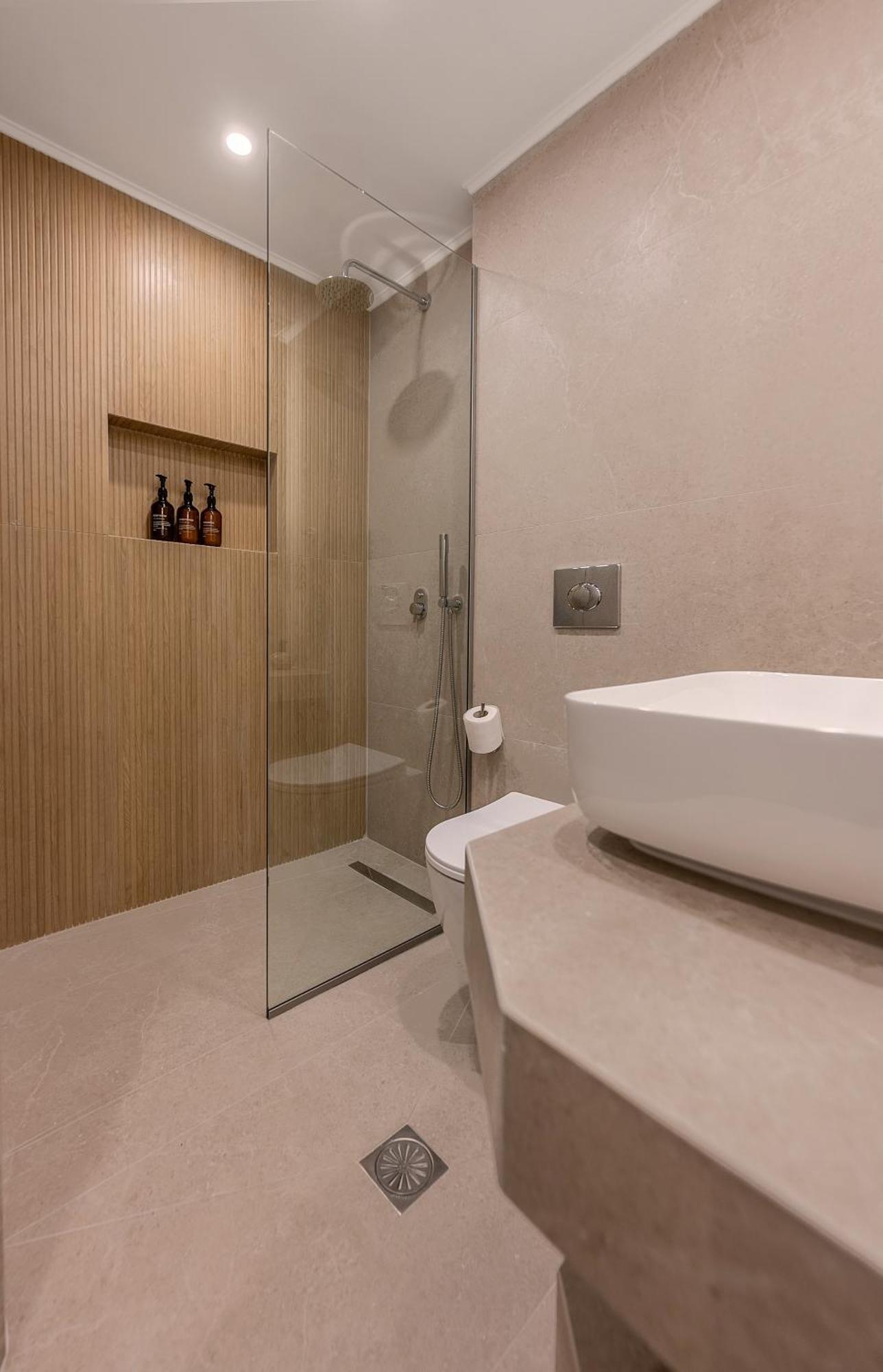 פרבזה Apollo Luxury Suites מראה חיצוני תמונה
